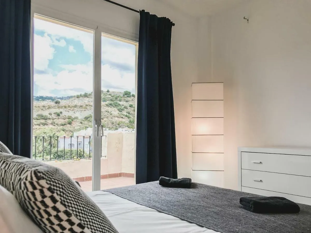 Jacuzzi Rooftop Bbq Wifi Pool Music Netflix Games Benahavis Apartment