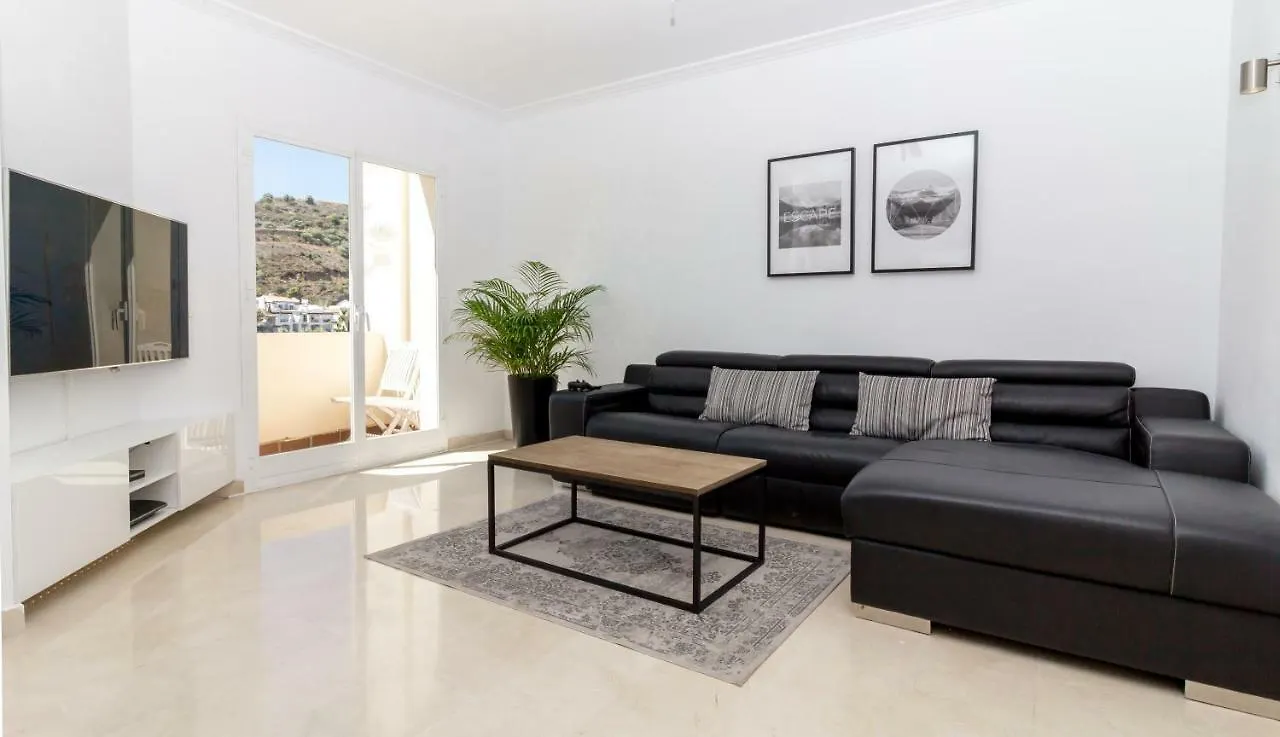 Jacuzzi Rooftop Bbq Wifi Pool Music Netflix Games Benahavis Apartment